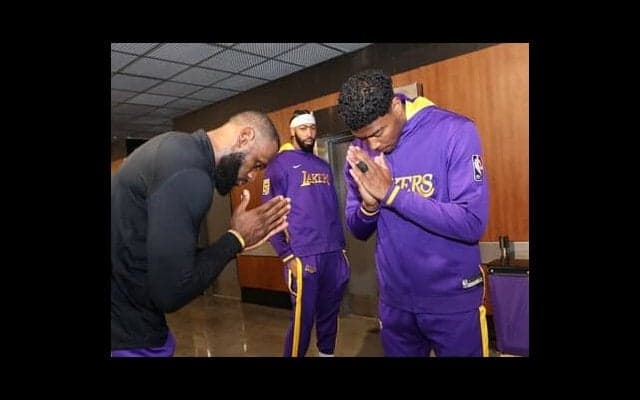 レブロンの「マイ・ガイ」八村塁は、来季以降もレイカーズでプレーするのか 現地記者３人が今オフの行方を占った