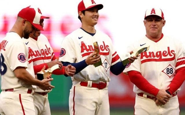 【MLB】大谷翔平に“主役”譲った気遣いが「美しい」　トラウトの自然な行動が「紳士ですね」