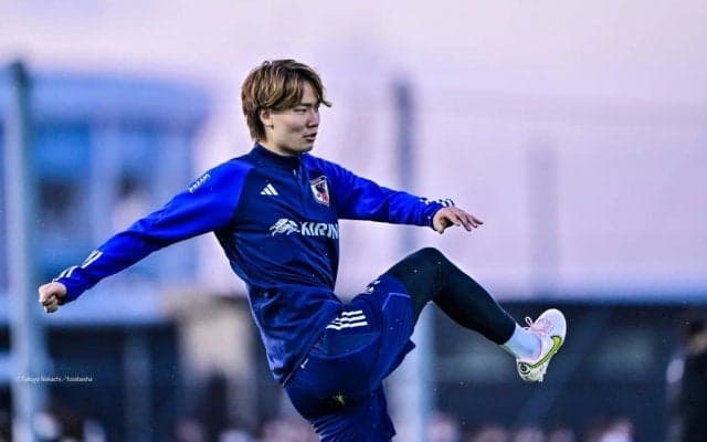 「とてもクール」vs「好きじゃない」板倉滉が所属するボルシアMGが「新ユニフォーム」発表も賛否両論！ Jリーグで流行りのある部分に、否定的な声が続出