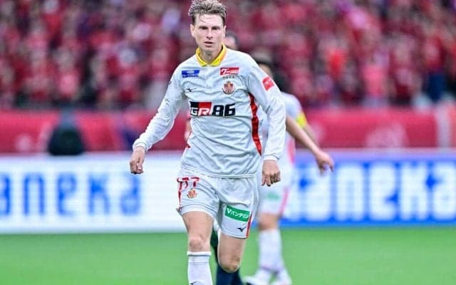 「試合後のラーメンて高校生みたい」FWユンカーが札幌戦後に、「勝利のラーメン姿」公開！ 北海道の有名店で味噌ラーメンを食べる姿に「北海道満喫してるw」の声