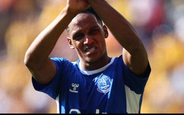 エバートンの長身CBミナが今季限りで退団　「別れを告げるときが来た」