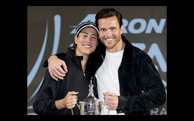 離脱中の元世界1位が婚約