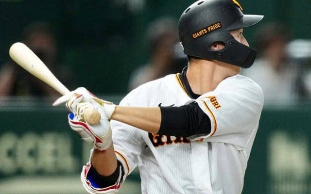 巨人20歳の「意味不明ホームラン」に驚愕　投手も呆然の異次元打球「これ入るんか」