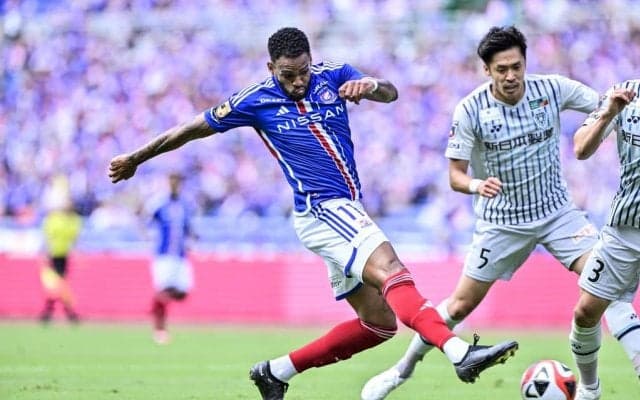 「凄いとしか言えないゴール」横浜FMのFWアンデルソン・ロペスが「もうわけわかんねぇよ…」と称賛！「フィニッシュまで完璧なのマジで最高すぎる」の声