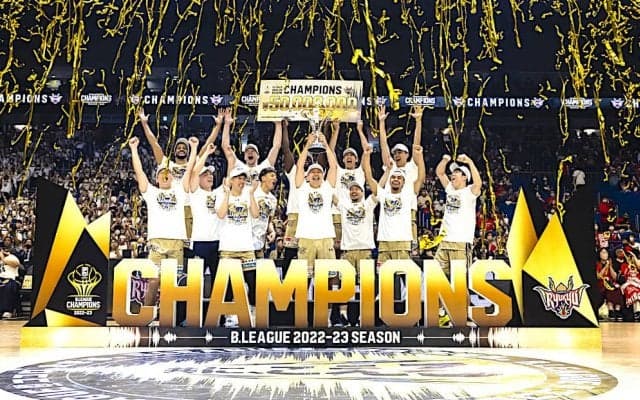 【Bリーグ】 琉球ゴールデンキングス、7季目で悲願の初優勝　沖縄のバスケの歴史が花開いた夜　前編