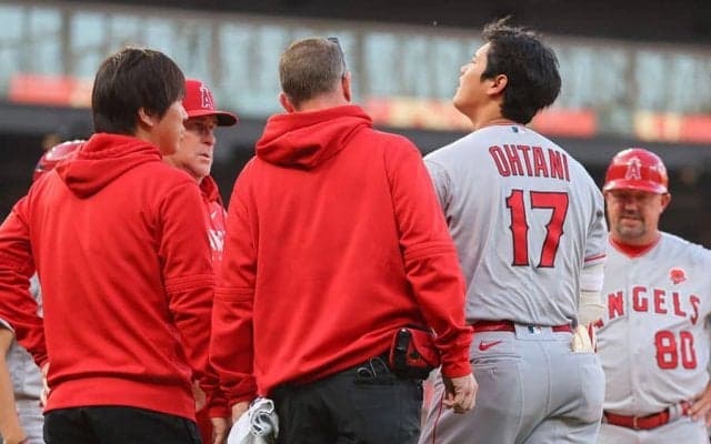 【MLB】大谷翔平の“悶絶”が「見てるだけで痛い」　苦悶の表情で飛び跳ね「無事であって！」
