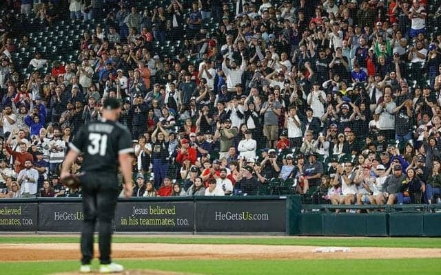 【MLB】両軍総立ちの大歓声に「ハッとさせられた」　がん克服のセーブ王…感慨の復帰登板