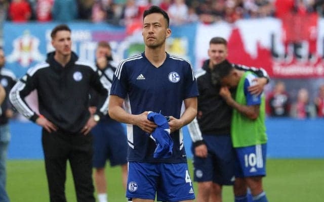 【吉田麻也はどこへ行く(1)】Jリーグ復帰か、それとも中東か？「『これを続けて大丈夫か』っていう不安」を抱えたシャルケの2部降格で、吉田の去就に直結