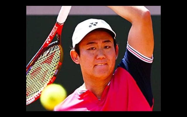  西岡良仁、大逆転で全仏OP初戦突破 