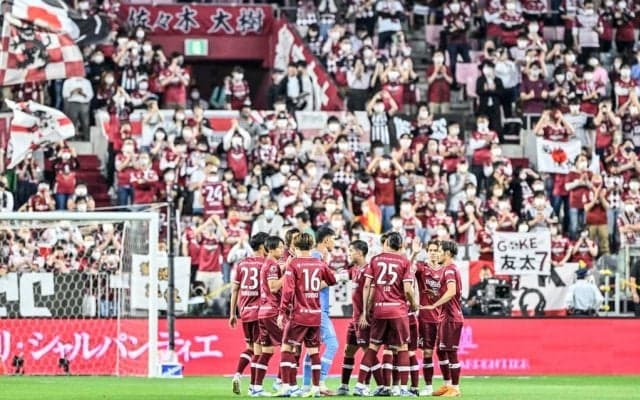 「ホンマにこれは入った思った」J1神戸のMF齊藤未月の極上ミドルシュートをFC東京のGKスウォビィクが神セーブ！ハイレベルな攻防にゴール裏サポーターは溜息