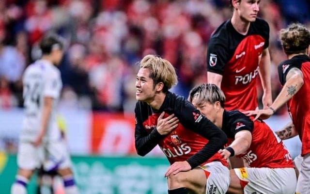 「誰もついて行けてない！」浦和MF伊藤敦樹の後半ATの「劇的逆転ゴール」を導いた“動き方”に大絶賛！ 森保一監督が視察する前で圧巻の1G1A！