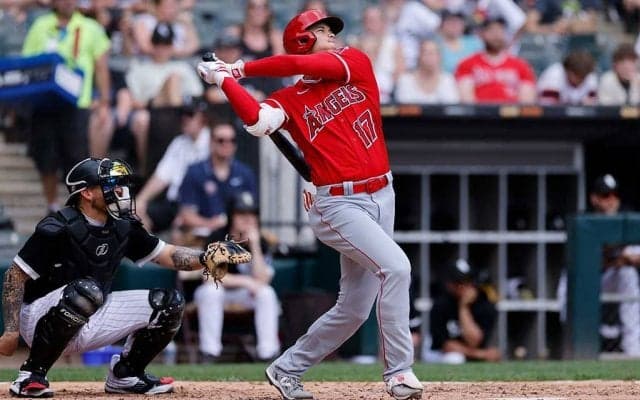 【MLB】大谷翔平、2打席連続の14・15号弾でキング争い2位浮上　140メートル“トラウタニ”弾に米メディアも大興奮