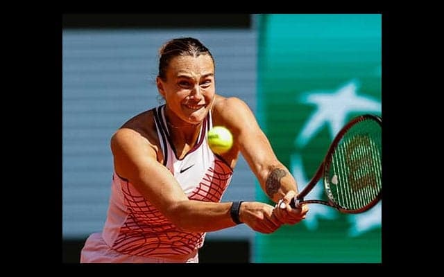 会見で緊迫「独裁者を支持してる」