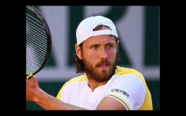  2度バウンド 判定覆らず物議 