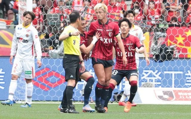 「あってはならない行為」Jリーグ30周年記念スペシャルマッチでの鹿島FW鈴木優磨の主審に対する威嚇行為に審判委員長が見解「ピッチ上でしっかり対応しなければ」