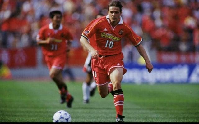 名古屋がストイコビッチ氏のガッツポーズシーンをプリントした記念ユニフォームも販売！立て続けのユニフォーム発表でファンも嬉しい悲鳴？