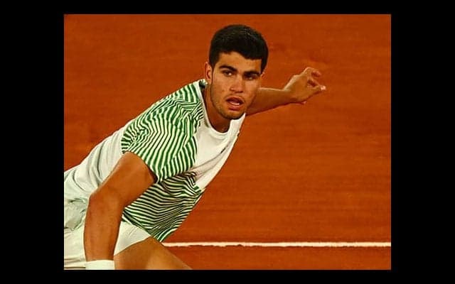  アルカラス、シャポ下し16強 