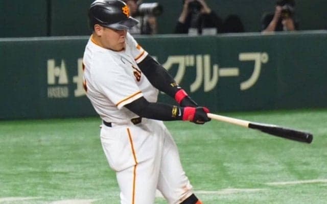 岡本和真が「ボッコボコやんけ」　劇打直後の“ジタバタ”は「愛されてるの一言」