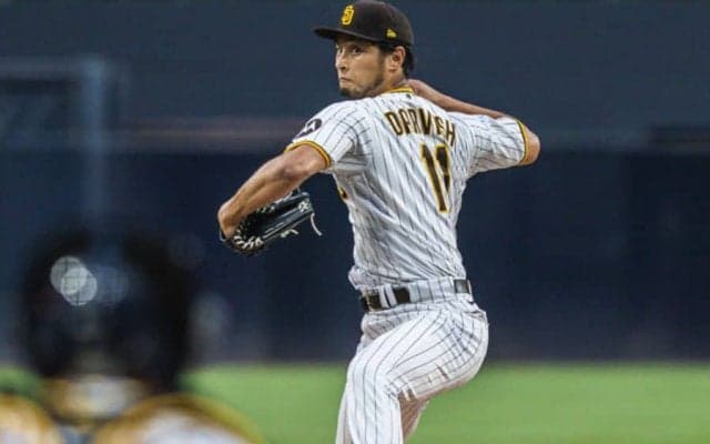 【MLB】ダルビッシュ、7回無失点9Kで米通算100勝王手　鈴木誠也を2K完璧、初対決制す