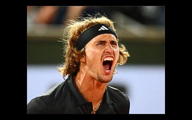  乱調ダブルフォルト10本も勝利 