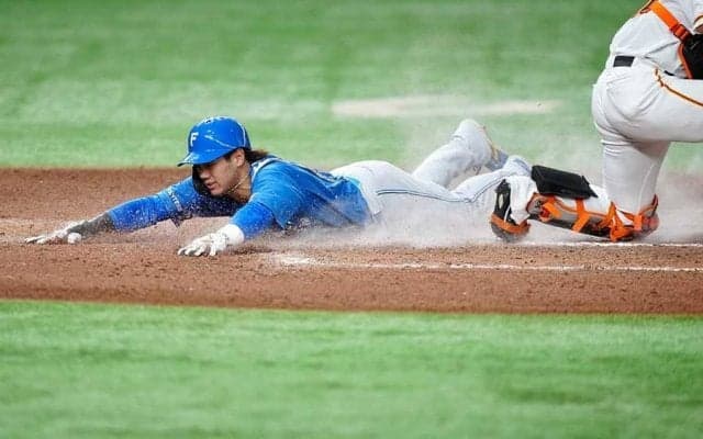 「行かないそぶりが上手い」　棒立ちから一転…球場どよめく“神走塁”が「完璧やな」