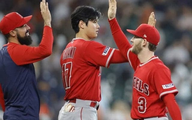接戦制したエンゼルスをMLB公式が称賛！アストロズ戦勝利は「キャニングの力強い投球とオオタニのクラッチヒットのおかげ」