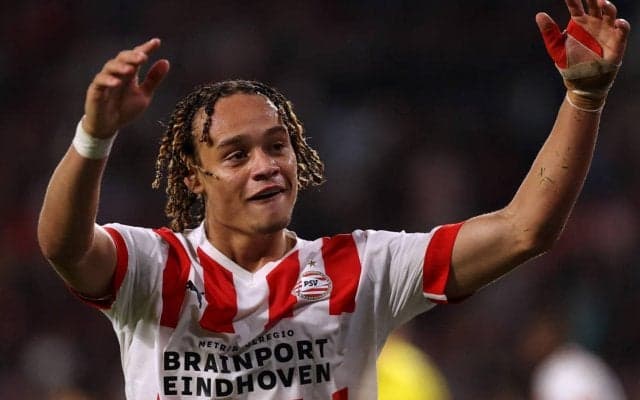 アーセナルがPSVのシャビ・シモンズ獲得へ、アルテタ監督の求める人材に合致