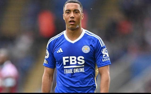 レスター退団のティーレマンスにアストン・ビラが接近、エメリ監督は早期の決断を要求？