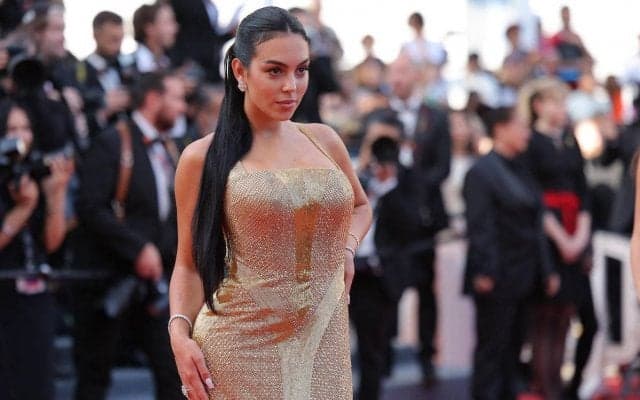 子どもの誕生日より自分の写真？C・ロナウドのパートナーに苦言も「目立ちたがり」「宝石を見せびらかしたいだけ」