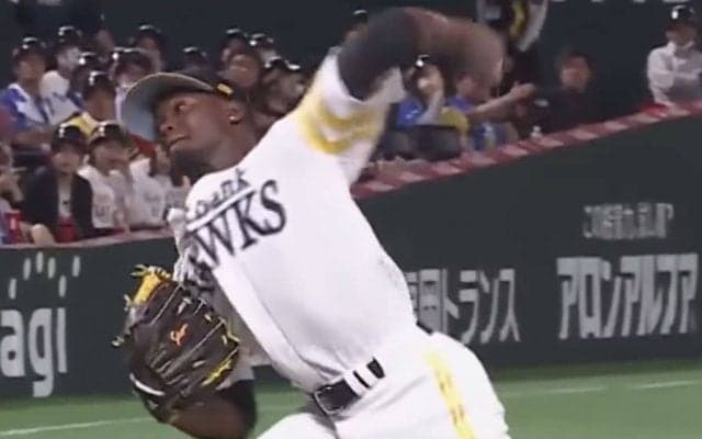 バット当たらぬ“超変化”が「もはや暴力」　打者驚愕の究極投球「攻撃力高すぎ」