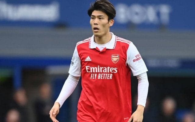 ミキ・亜生に冨安健洋からサプライズプレゼント！未発売の新ユニフォームに大喜び「アーセナルファンのみんな、ごめん」