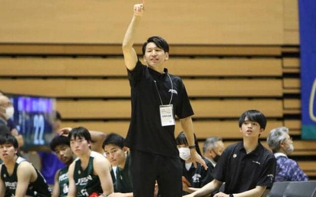 元Bリーガーの佐藤正成…31歳の新コーチとして実践学園を指揮「人の心を動かすようなチームに」