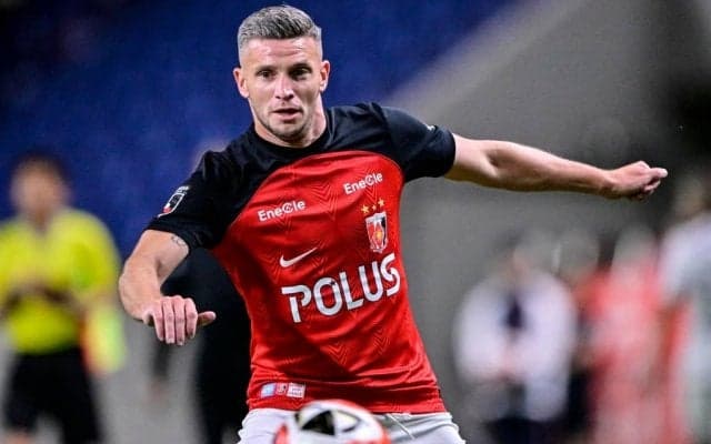 「関西大のGKやば」浦和の9番が放ったロングシュートとそれを止める大学生GKの攻防にファン熱視線！ 延長まで戦った天皇杯の激戦で見られた好プレー