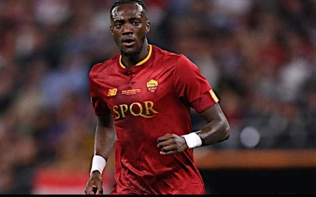 ローマFWエイブラハムが左ヒザ前十字じん帯を手術、最長8カ月の離脱で復帰は来年か