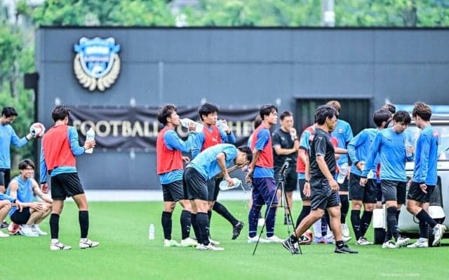 さらにゴツく進化した川崎DFジェジエウが紅白戦に参加！ 鬼木監督も「迫力は出ている」「スイッチが入っていました」と感嘆……公式戦の復帰時期についても言及