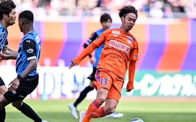 【伊藤涼太郎の海外移籍(1)】「伊藤はなかなかいい」シントトロイデンCEOが日本人第3期の筆頭として伊藤涼太郎を獲得したワケ。短期間でのステップアップに期待