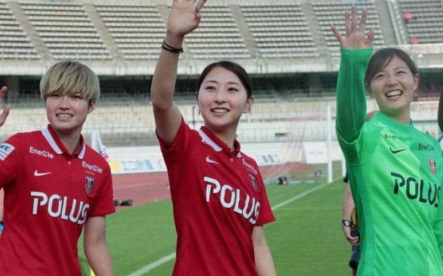 「これは反則！」「女優みたい」浦和の優勝に貢献した塩越柚歩が新たなヘアカラー披露で称賛の嵐「皆惚れますね」