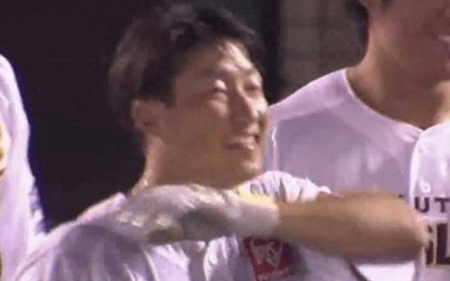 阪神守護神は愕然…あと1死で敗戦→逆転サヨナラ3ランの楽天・小深田が大仕事