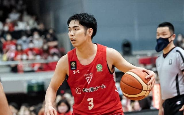 千葉ジェッツが小川麻斗と契約継続「昨シーズン取れなかった三冠を必ず取ります」