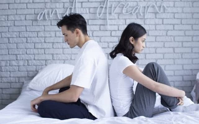 「あなたはセックスレスですか？」、 〇％以上が「はい」と回答│レスのきっかけとは