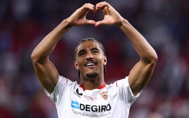 セビージャがDFバデの買取OPを行使！ 1月に加入しCBのレギュラーとしてEL制覇に貢献