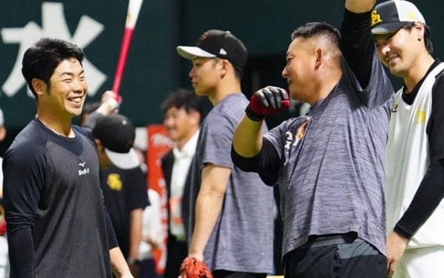 博多の“日本ハム同窓会”に「涙出てきた」　異なるユニで…日本一メンバーが笑顔で集結