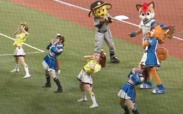 ミニスカ“腰フリフリ”が「アイドル級の可愛さ」　きつね耳＆虎の合体「どちらも素敵」