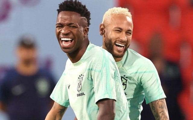 「このデュオに会えて嬉しい」「人種差別は聞こえない」ヴィニシウスもマイアミへ！ネイマールとNBA観戦「そこにメッシを」