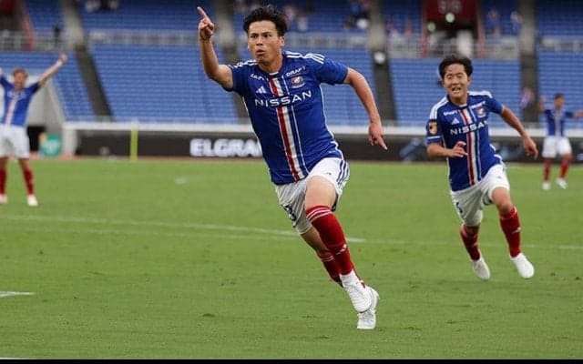 宮市の劇的復活弾で横浜FMが4連勝！　柏は終盤の連続失点で井原体制初白星ならず【明治安田J1第17節】