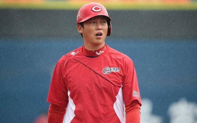 新井貴浩のFA流出で「右目の辺りが落ちてきた」　補償で悩み顔面麻痺に…編成部の苦労