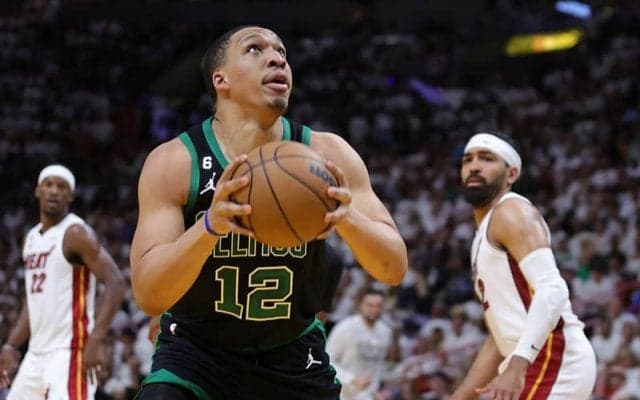 セルティックスを支える守備職人のグラント・ウィリアムズ、左手の靭帯修復手術が成功