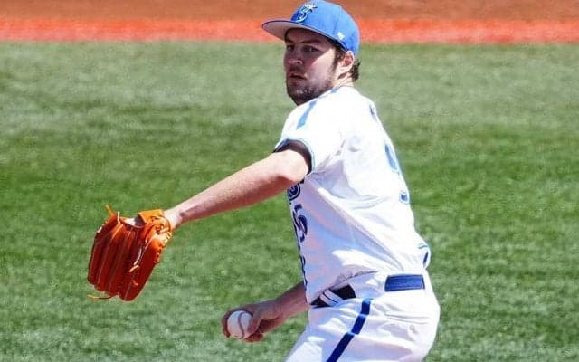 客席に“私服バウアー”登場「面白すぎる」　カメラ手に持ちスタンド騒然「普通におる」