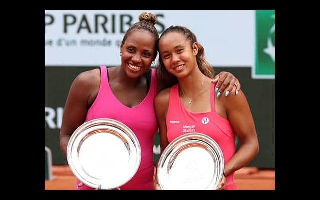 準Vに涙の20歳 ペアが激励