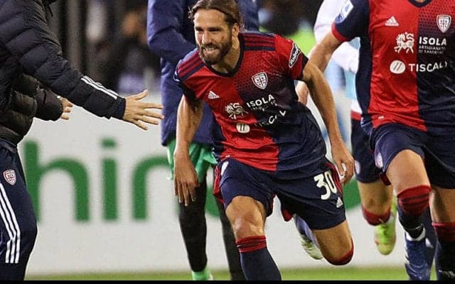 ラニエリ率いるカリアリが劇的過ぎる1年でのセリエA復帰！　パヴォレッティ後半AT弾でバーリ撃破《セリエA昇格PO》